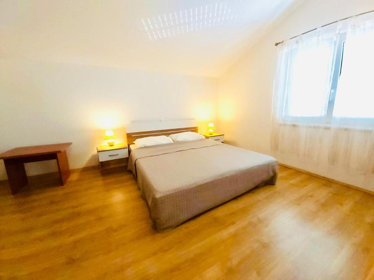Rooms Viskic Rab Town Exteriör bild